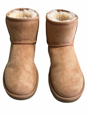 Uggs Classic Kids Cozy Winter Boots - Chestnut